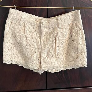 GAP Lace Shorts in Cream